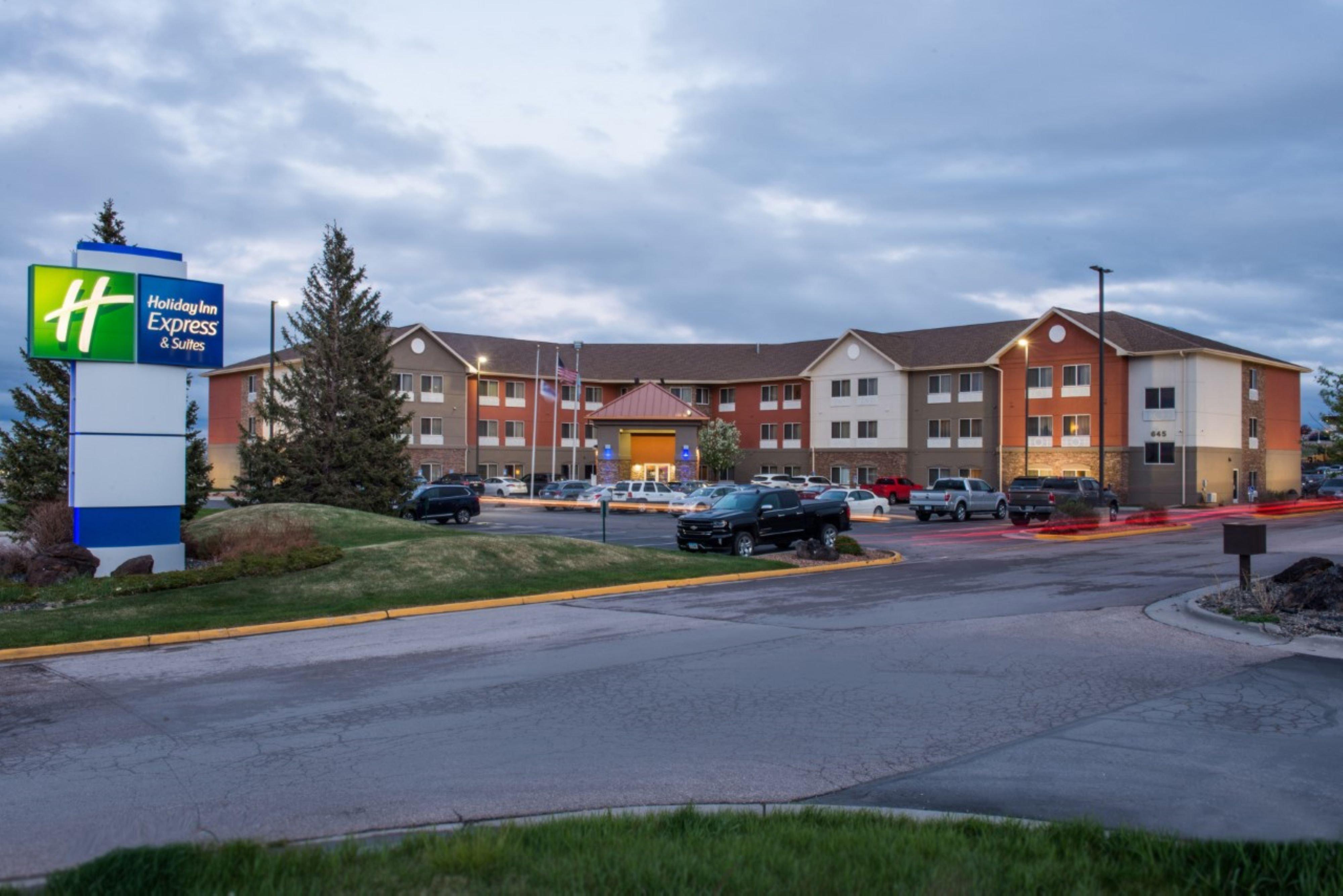 Holiday Inn Express & Suites Rapid City By Ihg Ngoại thất bức ảnh