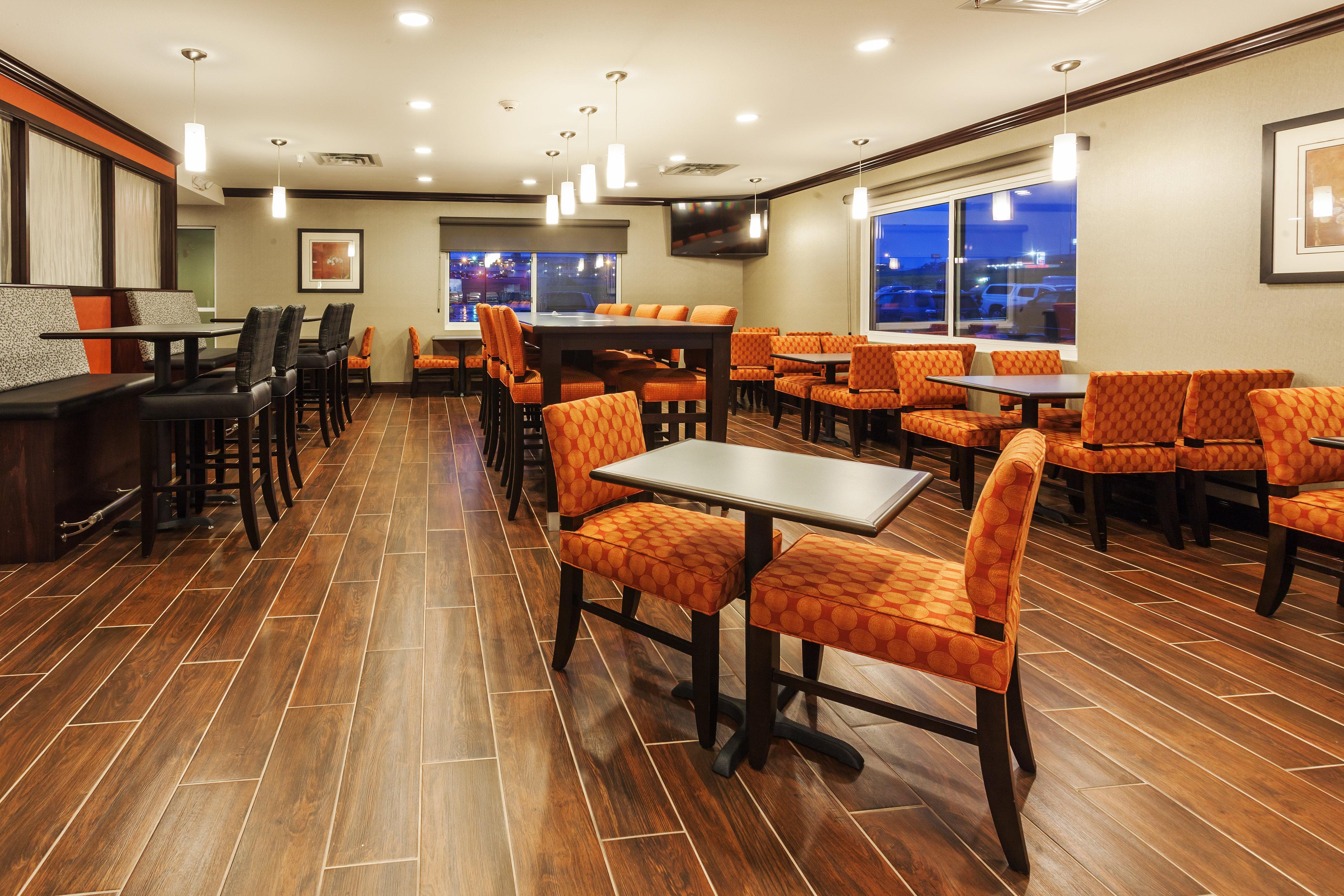 Holiday Inn Express & Suites Rapid City By Ihg Ngoại thất bức ảnh