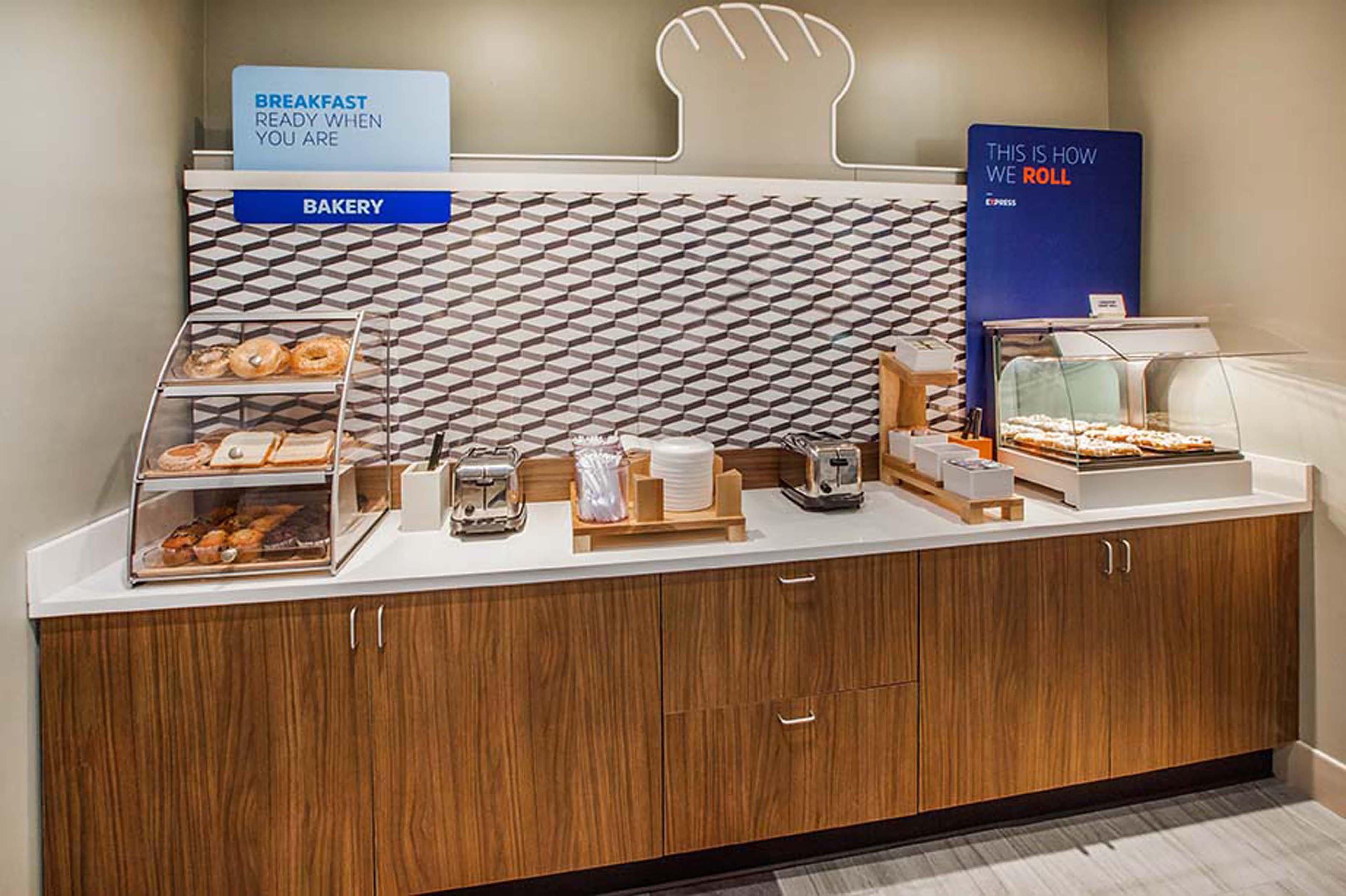Holiday Inn Express & Suites Rapid City By Ihg Ngoại thất bức ảnh