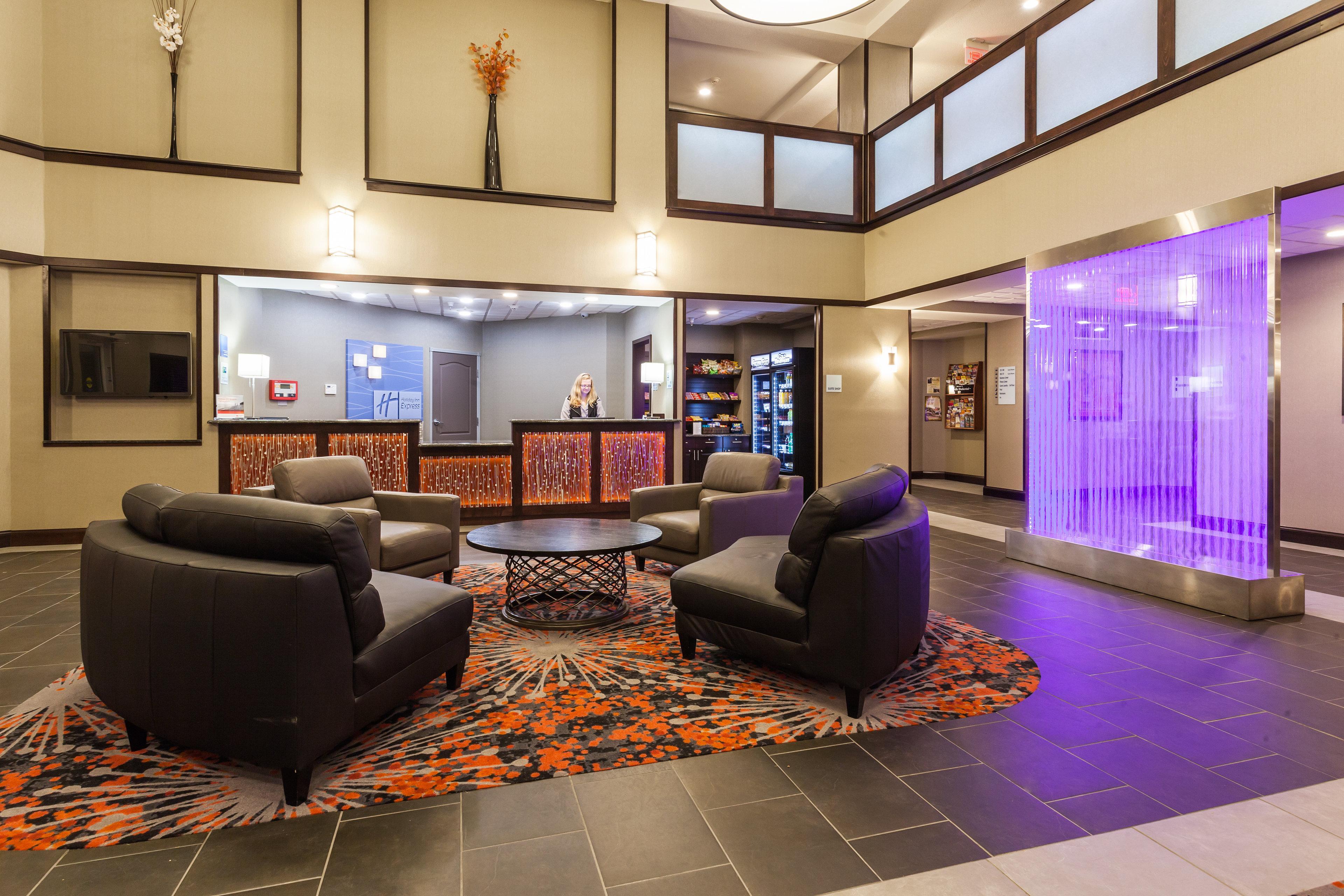 Holiday Inn Express & Suites Rapid City By Ihg Ngoại thất bức ảnh